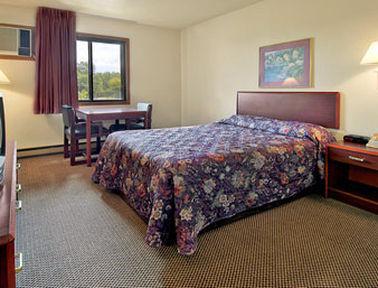 Super 8 By Wyndham Hotel 2*