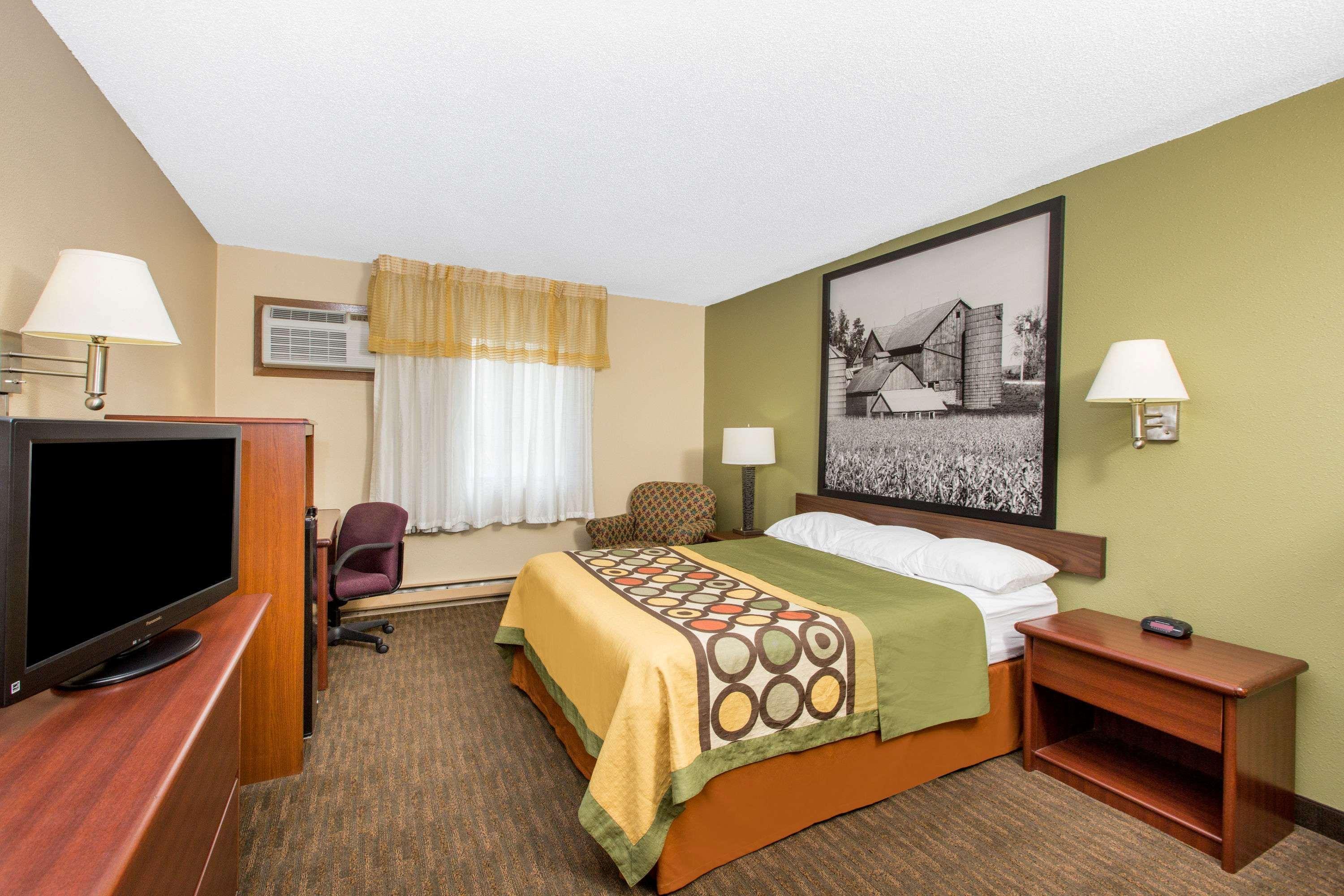 Hotel Super 8 By Wyndham 2*