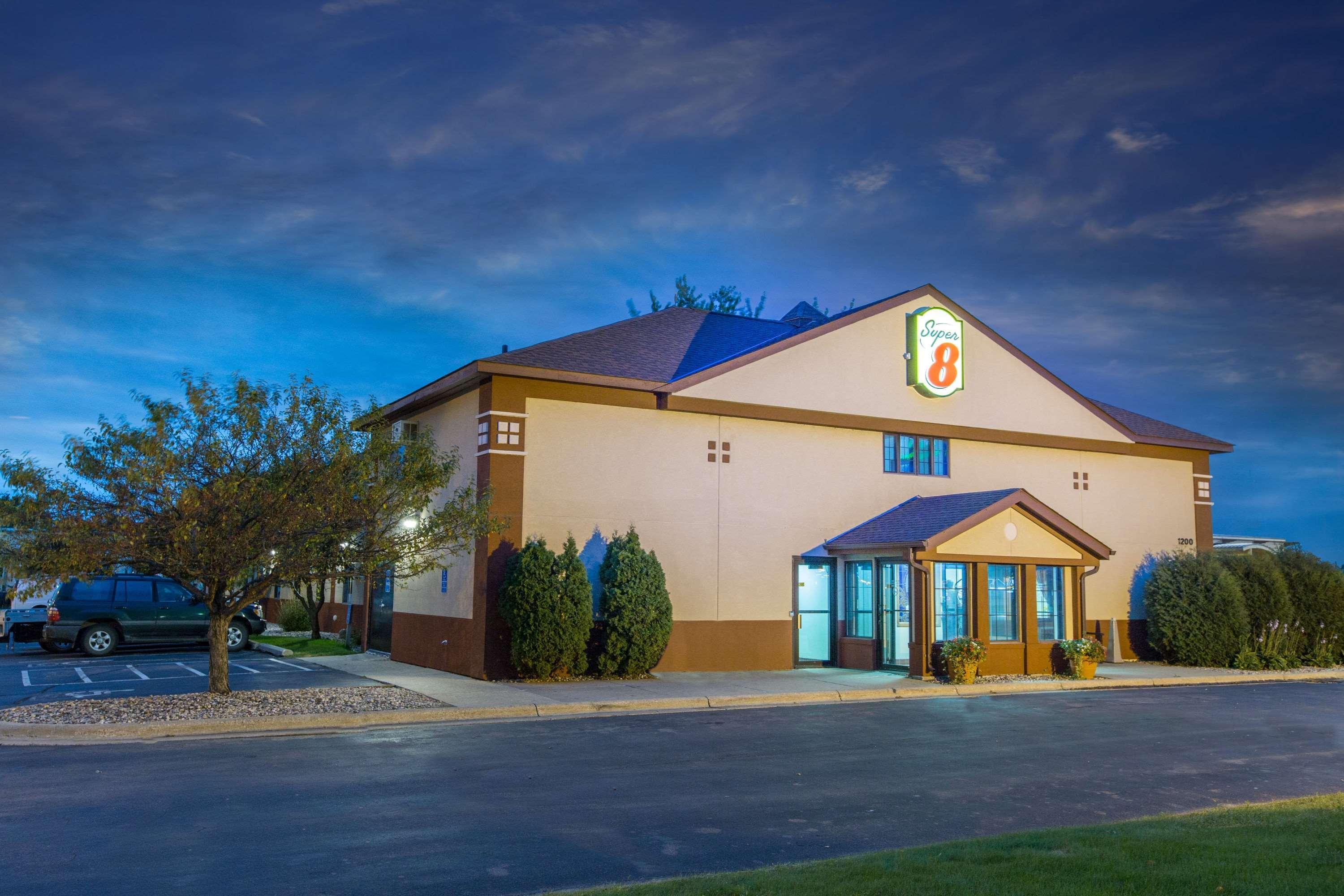 Super 8 By Wyndham Hotel Fairmont