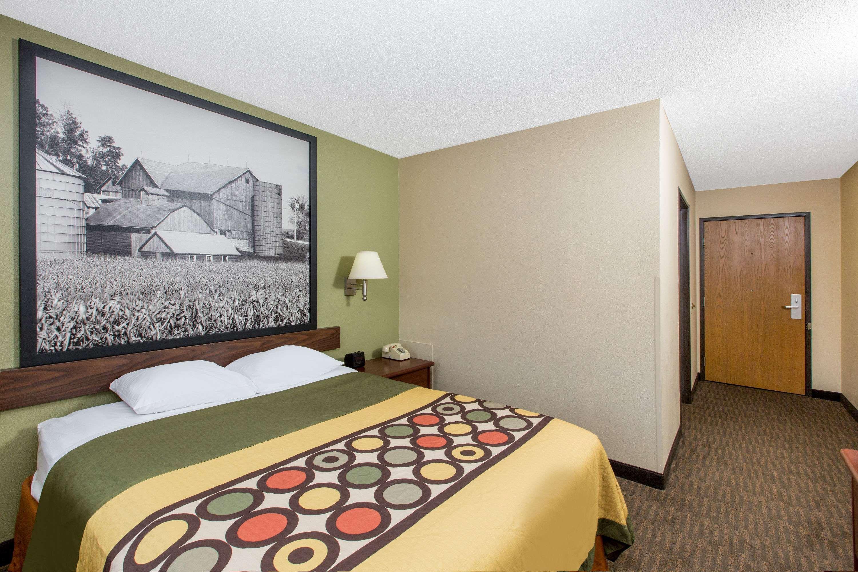 Hotel Super 8 By Wyndham 2*