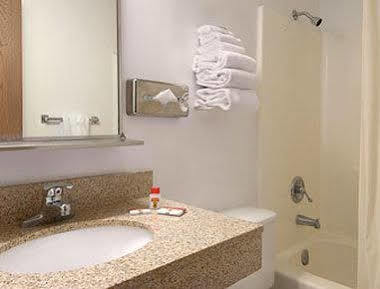Hotel Super 8 By Wyndham 2*